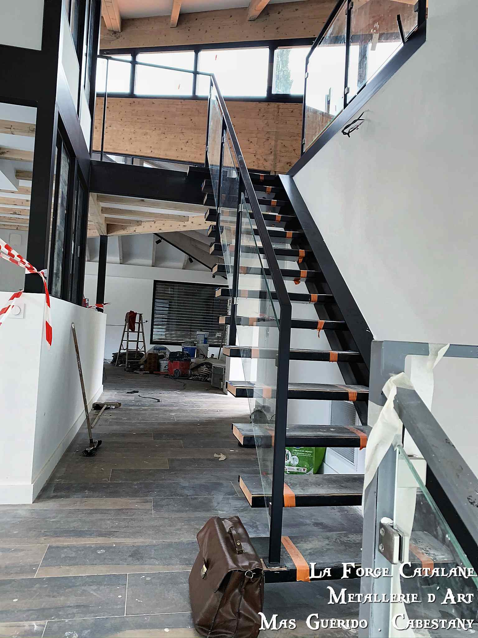 escalier en fer avec rampant avec verres forge catalane 1.jpg